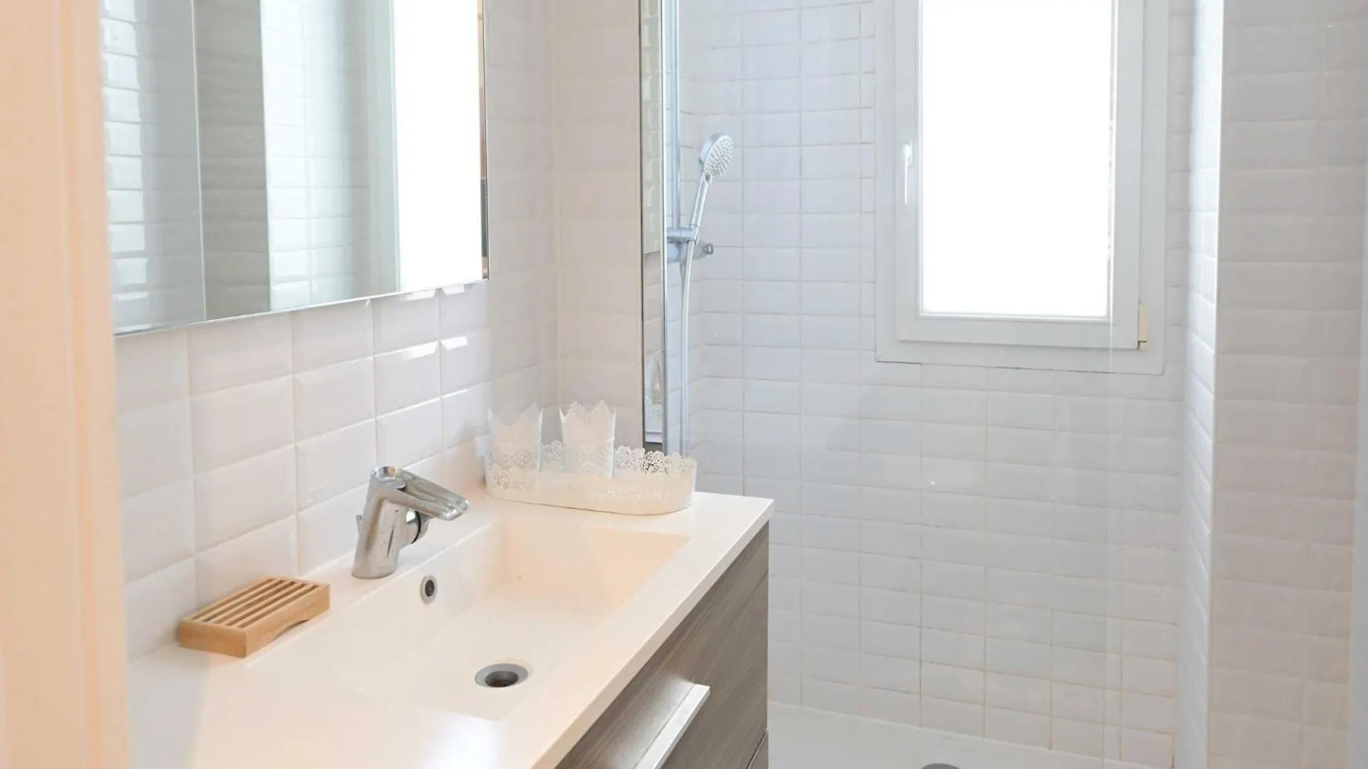 Modern Apartment - 2Br-4P- Canal Saint-Martin 巴黎 法国