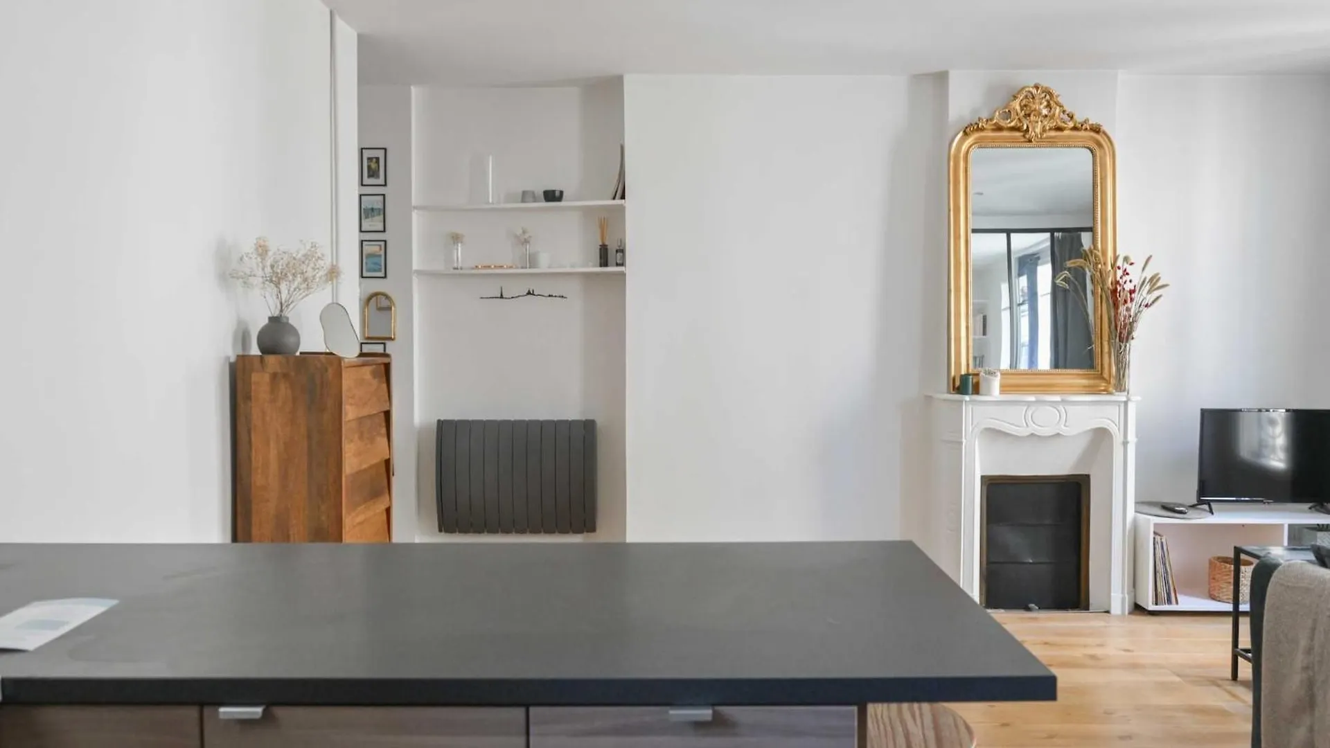 Modern Apartment - 2Br-4P- Canal Saint-Martin 巴黎