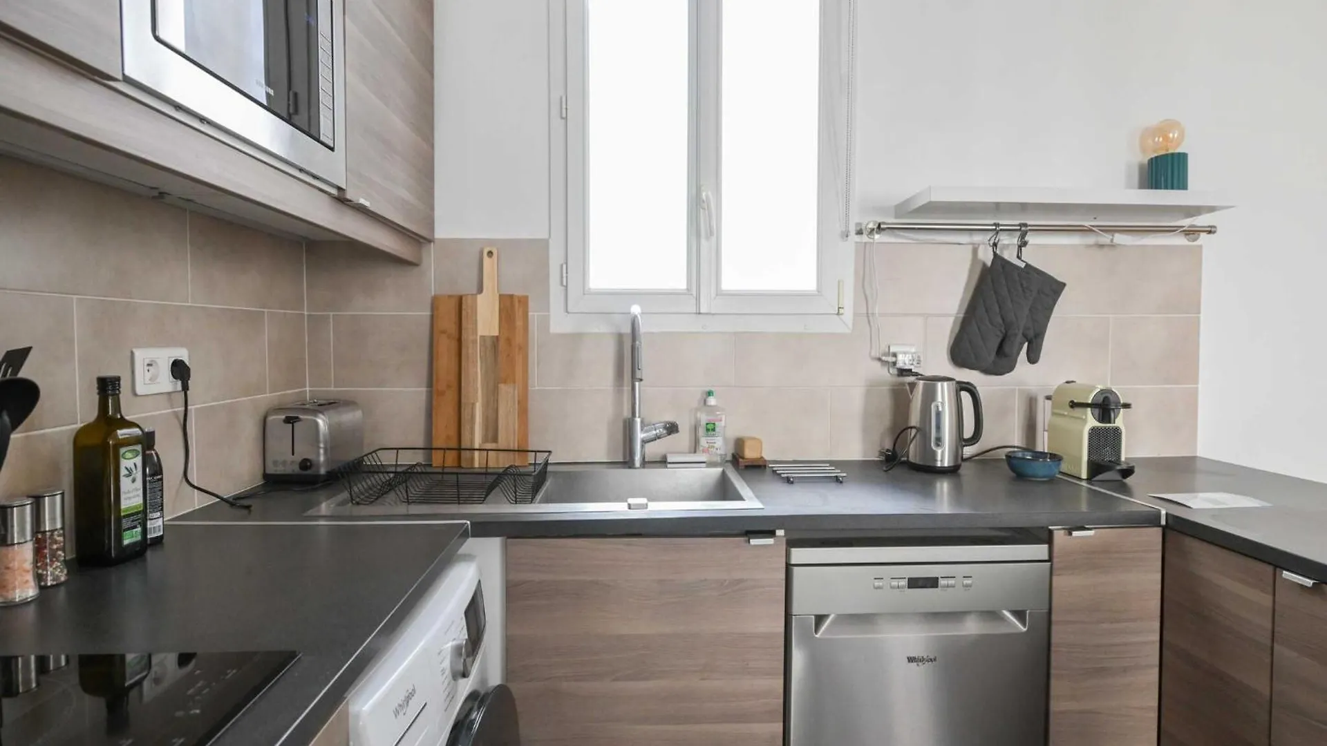 Modern Apartment - 2Br-4P- Canal Saint-Martin 巴黎