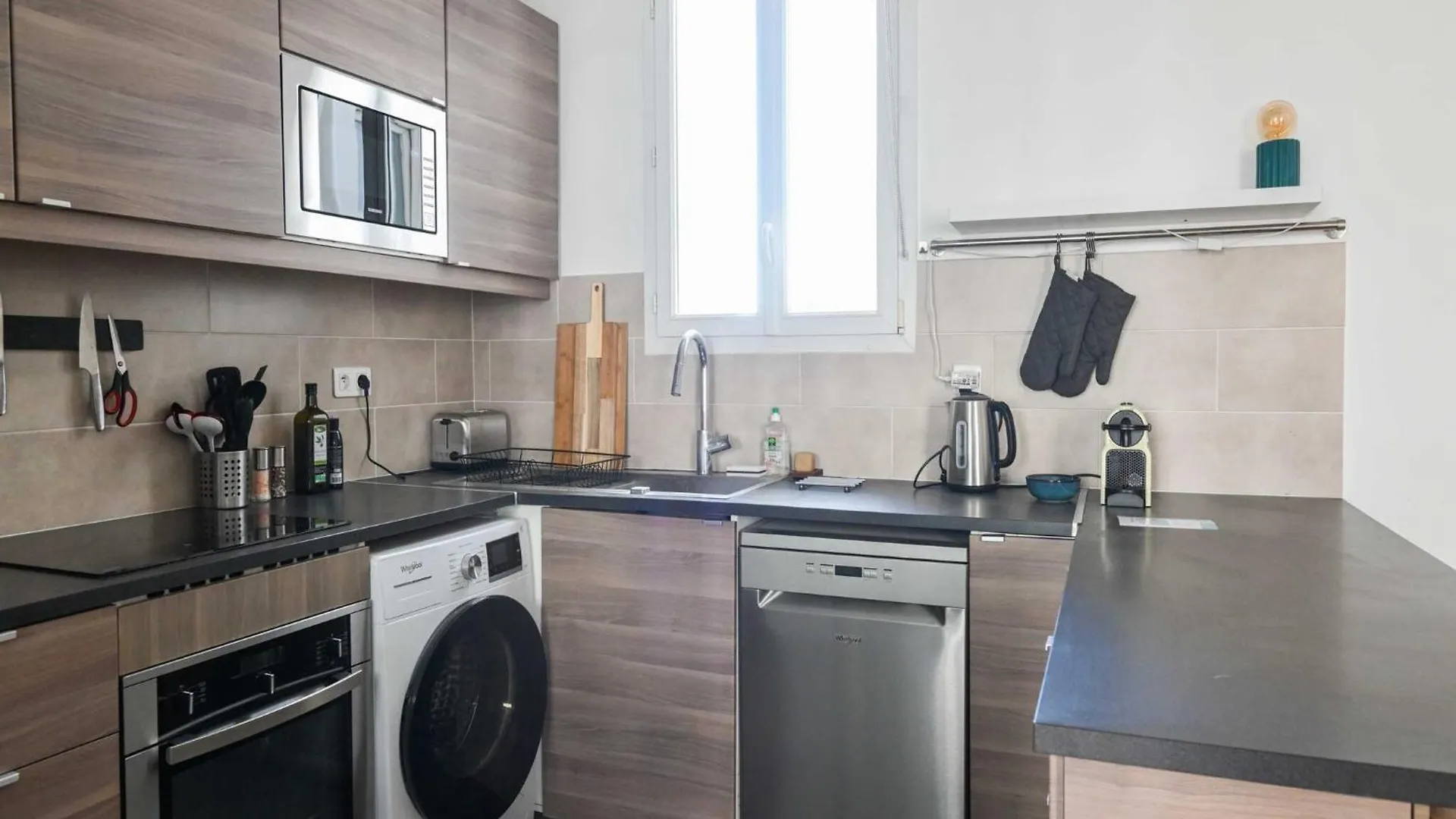 Modern Apartment - 2Br-4P- Canal Saint-Martin 巴黎
